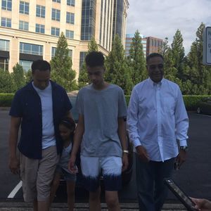 Meet your Posher, Gregory